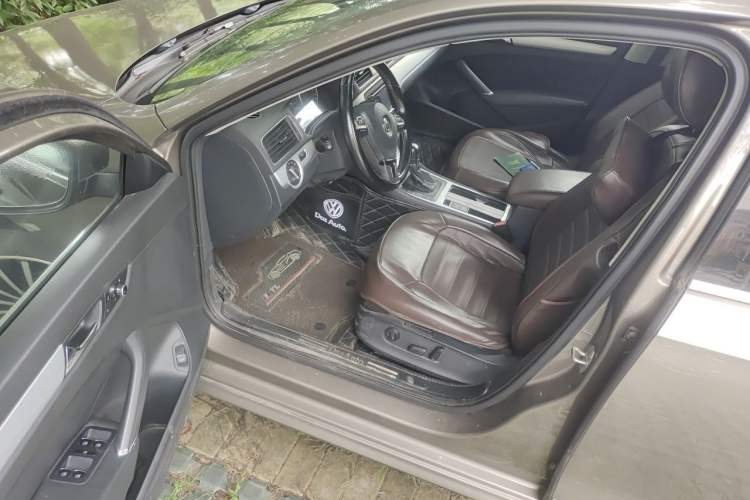 Used Volkswagen Passat 2015 1.8TSI DSG Prestige Edition Driver Seat