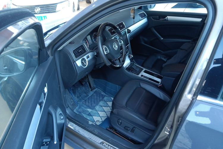 Used Volkswagen Passat 2015 1.8TSI DSG Prestige Edition Driver Seat