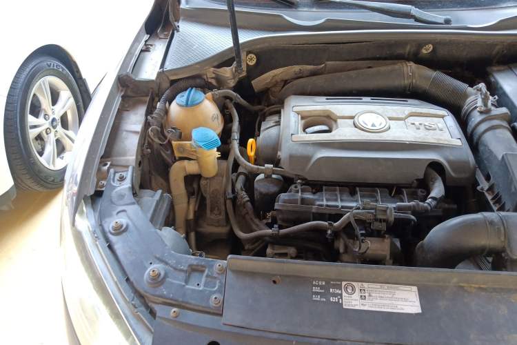 Used Volkswagen Passat 2015 1.8TSI DSG Prestige Edition Engine Bay Right