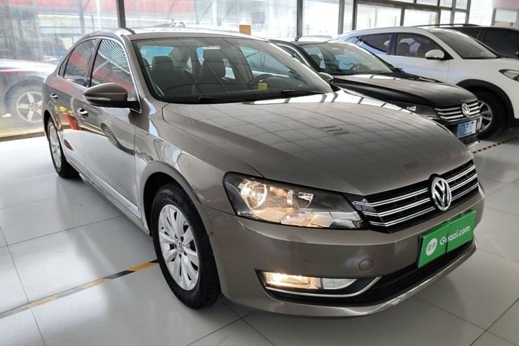 Used Volkswagen Passat 2015 1.8TSI DSG Prestige Edition Front Right 45 Deg