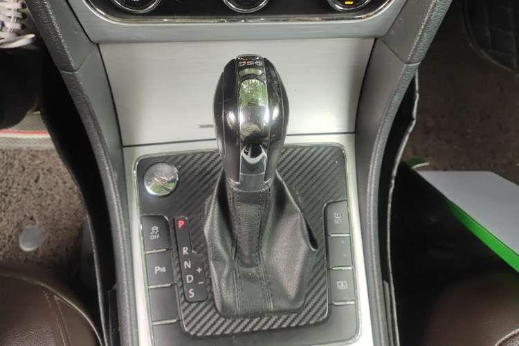 Used Volkswagen Passat 2015 1.8TSI DSG Prestige Edition Gear Lever