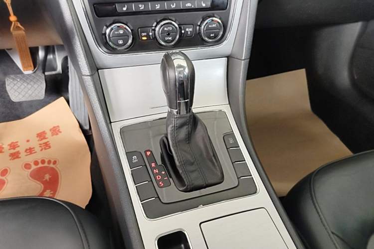 Used Volkswagen Passat 2015 1.8TSI DSG Prestige Edition Gear Lever
