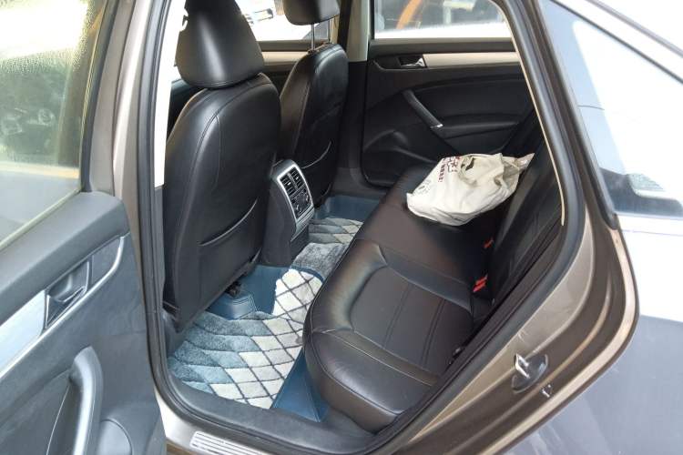 Used Volkswagen Passat 2015 1.8TSI DSG Prestige Edition Left Rear Seat