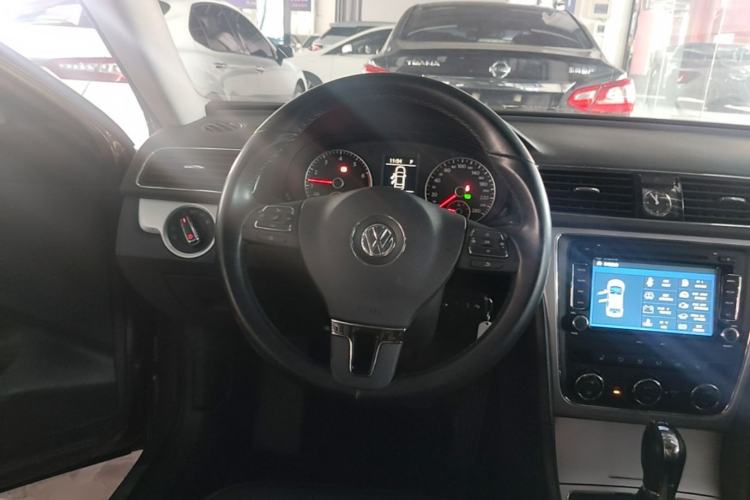 Used Volkswagen Passat 2015 1.8TSI DSG Prestige Edition Steering Wheel