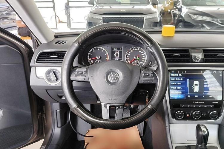 Used Volkswagen Passat 2015 1.8TSI DSG Prestige Edition Steering Wheel