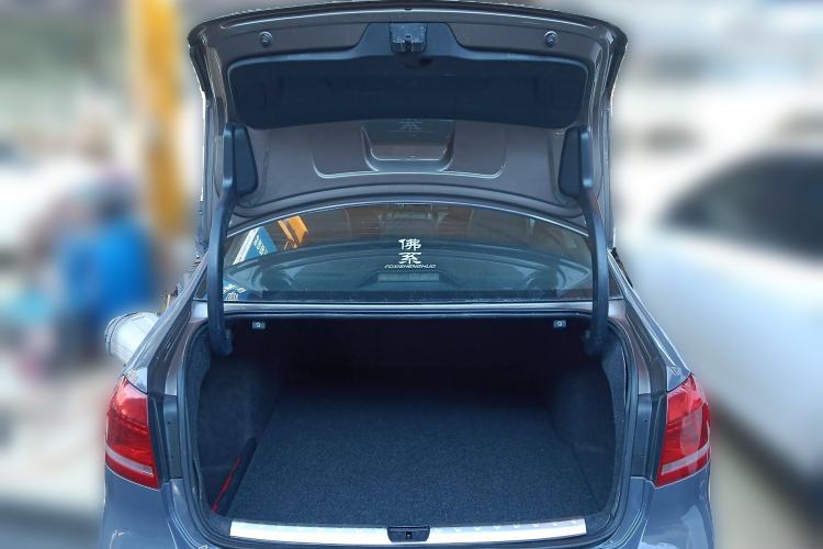 Used Volkswagen Passat 2015 1.8TSI DSG Prestige Edition Trunk
