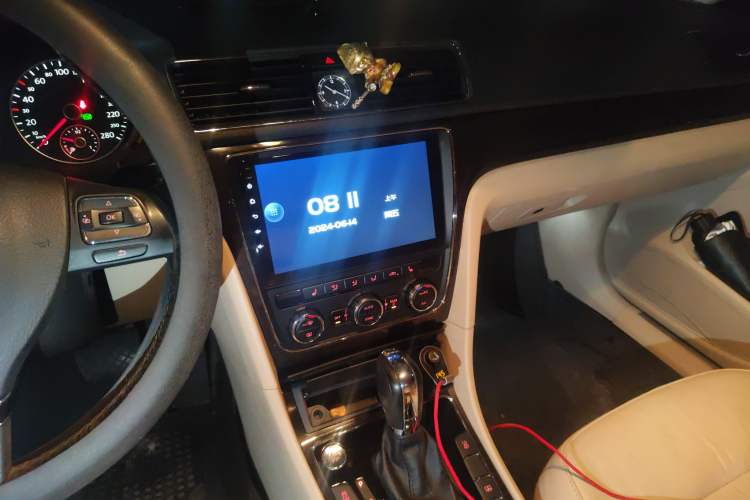 Used Volkswagen Passat 2015 1.8TSI DSG Prestige Edition Audio And AC Panel