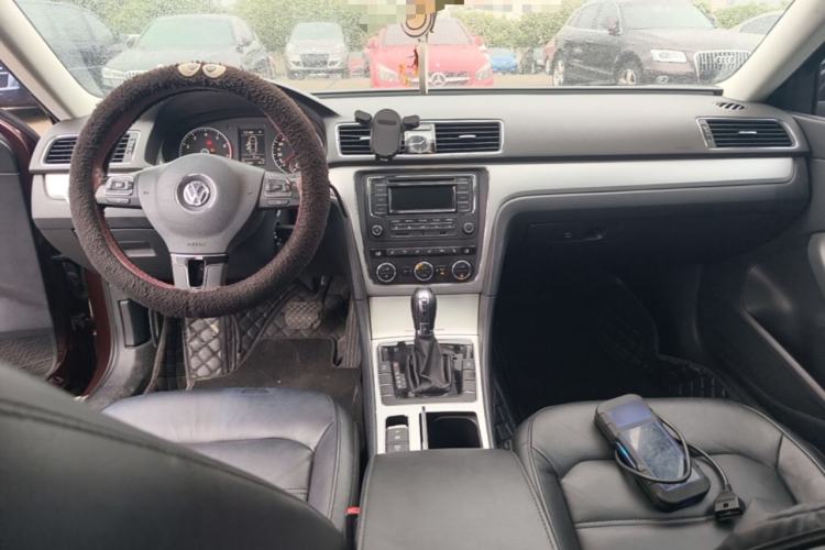 Used Volkswagen Passat 2015 1.8TSI DSG Prestige Edition Center Console