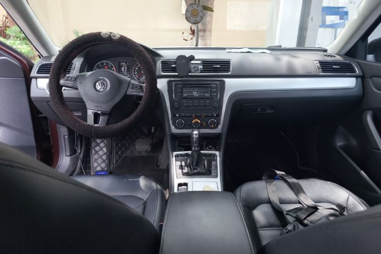 Used Volkswagen Passat 2015 1.8TSI DSG Prestige Edition Center Console