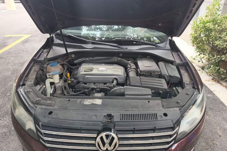 Used Volkswagen Passat 2015 1.8TSI DSG Prestige Edition Engine Bay