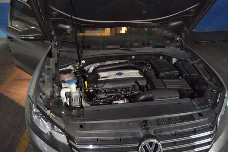 Used Volkswagen Passat 2015 1.8TSI DSG Prestige Edition Engine Bay Right