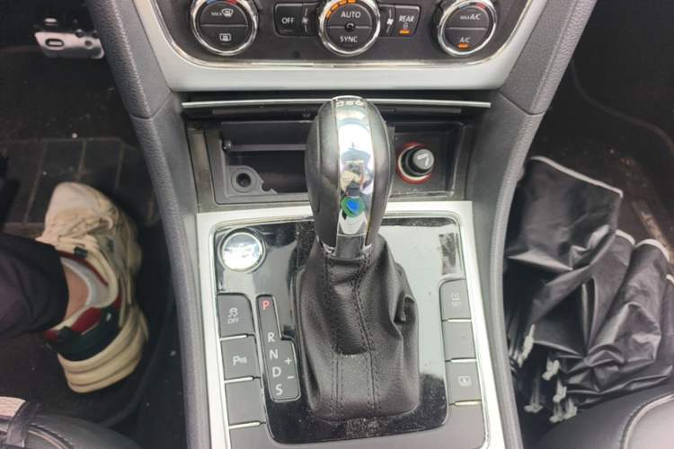 Used Volkswagen Passat 2015 2.0 TSI DSG Prestige Edition Gear Lever