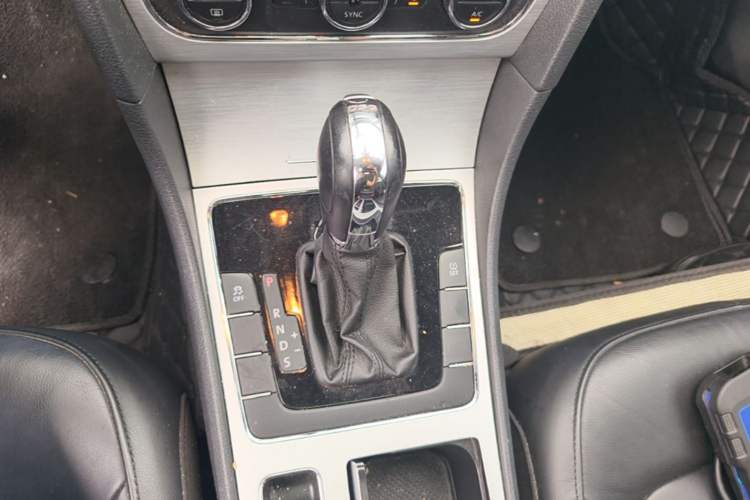 Used Volkswagen Passat 2015 1.8TSI DSG Prestige Edition Gear Lever