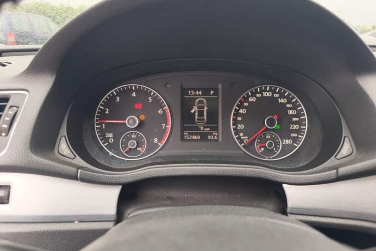 Used Volkswagen Passat 2015 1.8TSI DSG Prestige Edition Instrument Cluster