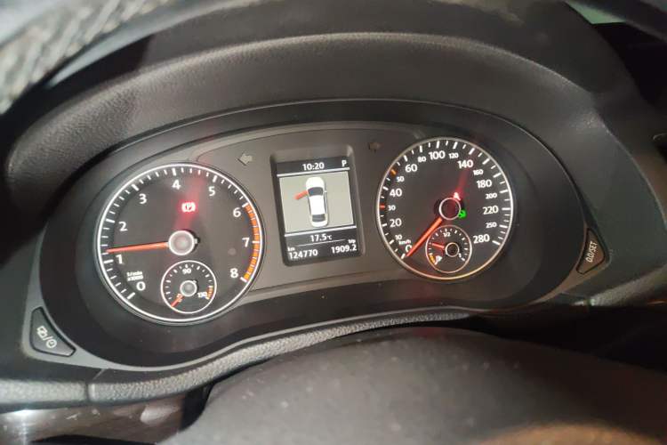 Used Volkswagen Passat 2015 1.8TSI DSG Prestige Edition Instrument Cluster