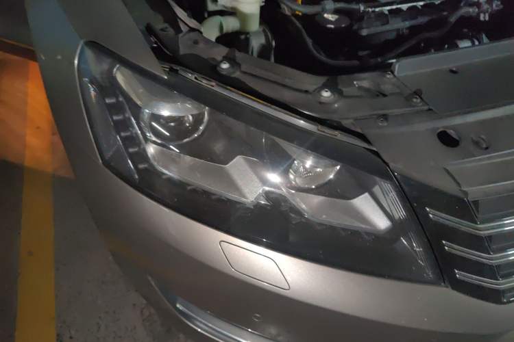 Used Volkswagen Passat 2015 1.8TSI DSG Prestige Edition Right Front Headlight