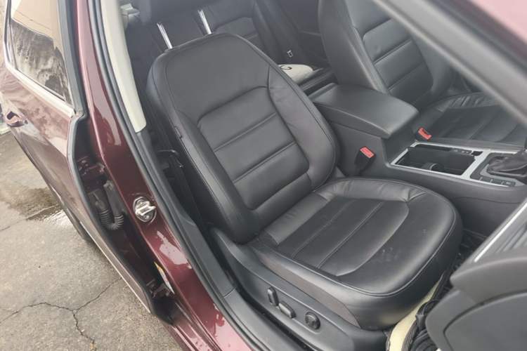 Used Volkswagen Passat 2015 1.8TSI DSG Prestige Edition Right Front Seat