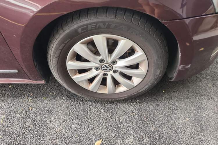 Used Volkswagen Passat 2015 1.8TSI DSG Prestige Edition Right Front Wheel Hub