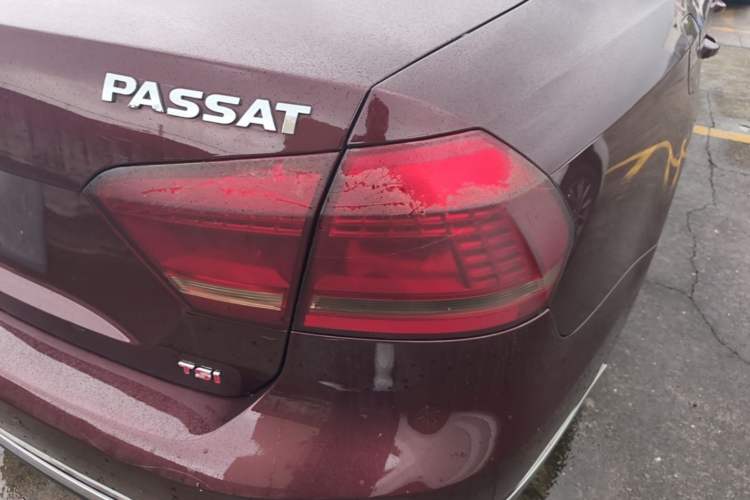 Used Volkswagen Passat 2015 1.8TSI DSG Prestige Edition Right Rear Taillight