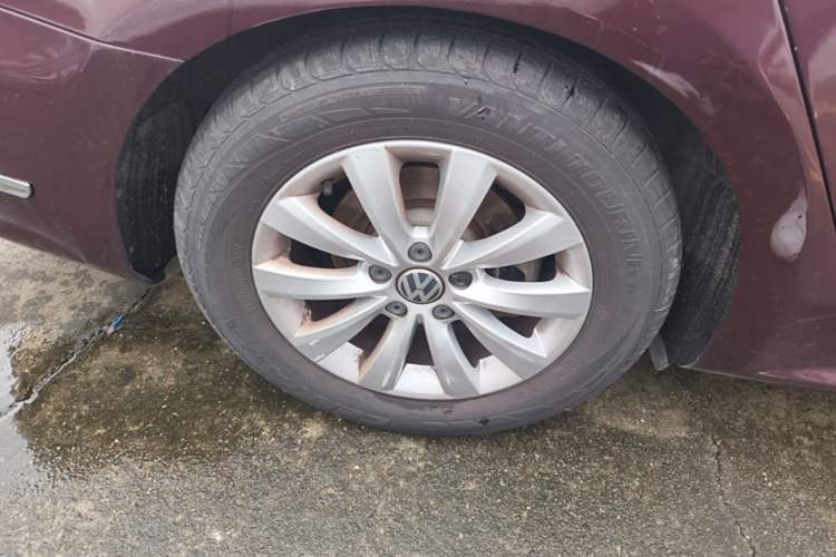 Used Volkswagen Passat 2015 1.8TSI DSG Prestige Edition Right Rear Wheel Hub