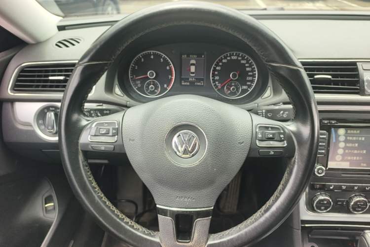 Used Volkswagen Passat 2015 2.0 TSI DSG Prestige Edition Steering Wheel