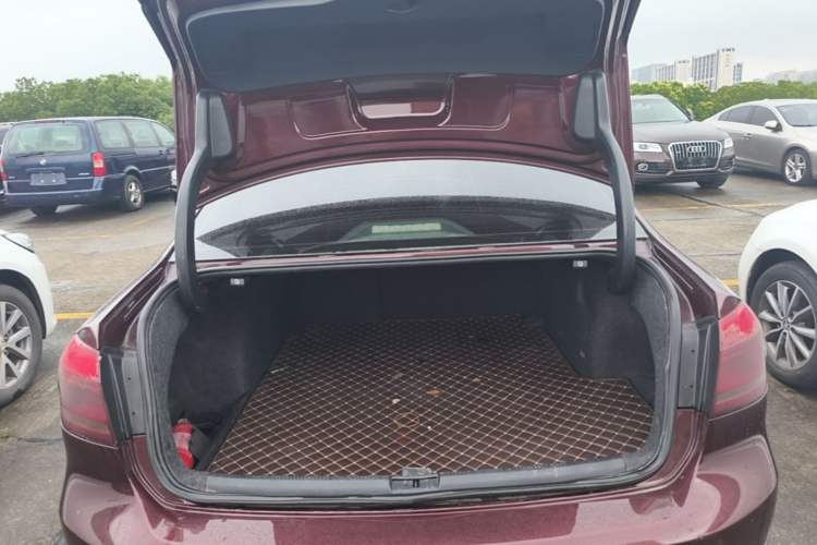 Used Volkswagen Passat 2015 1.8TSI DSG Prestige Edition Trunk