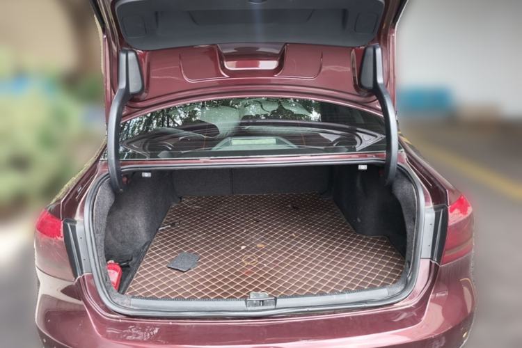 Used Volkswagen Passat 2015 1.8TSI DSG Prestige Edition Trunk