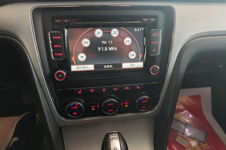 Used Volkswagen Passat 2015 1.8TSI DSG Prestige Edition Audio And AC Panel