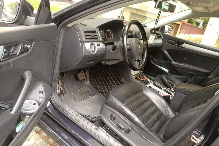 Used Volkswagen Passat 2015 1.8TSI DSG Prestige Edition Driver Seat