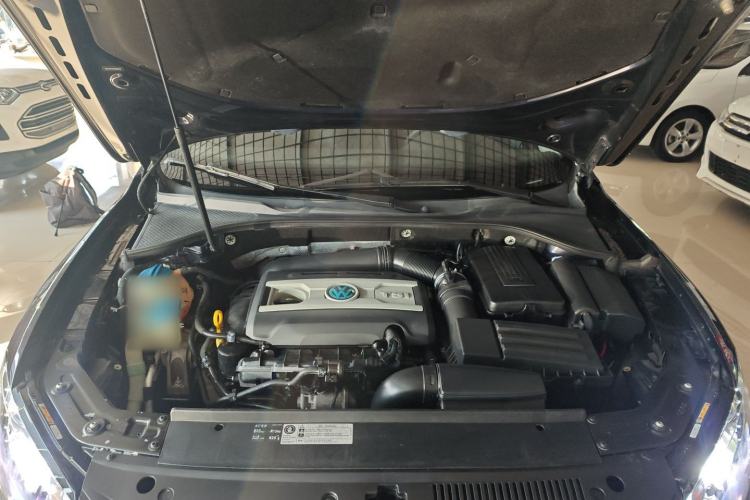 Used Volkswagen Passat 2015 1.8TSI DSG Prestige Edition Engine Bay