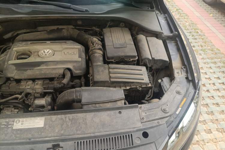 Used Volkswagen Passat 2015 1.8TSI DSG Prestige Edition Engine Bay Left