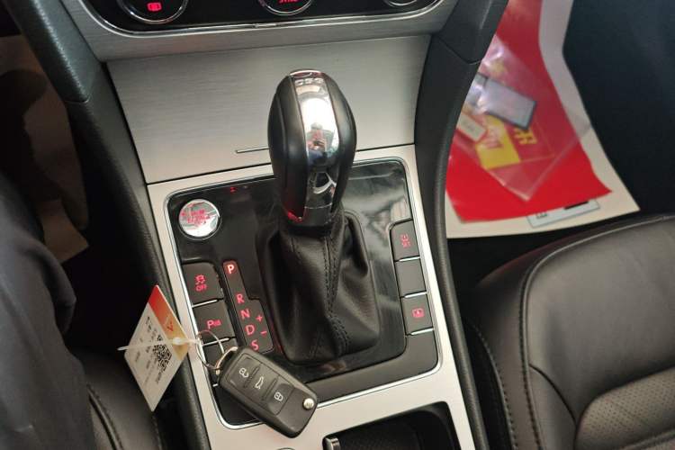 Used Volkswagen Passat 2015 1.8TSI DSG Prestige Edition Gear Lever