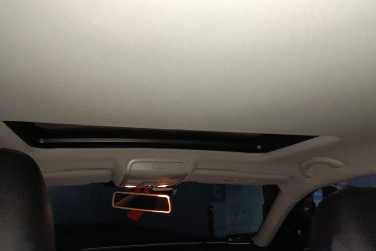Used Volkswagen Passat 2015 1.8TSI DSG Prestige Edition Headliner