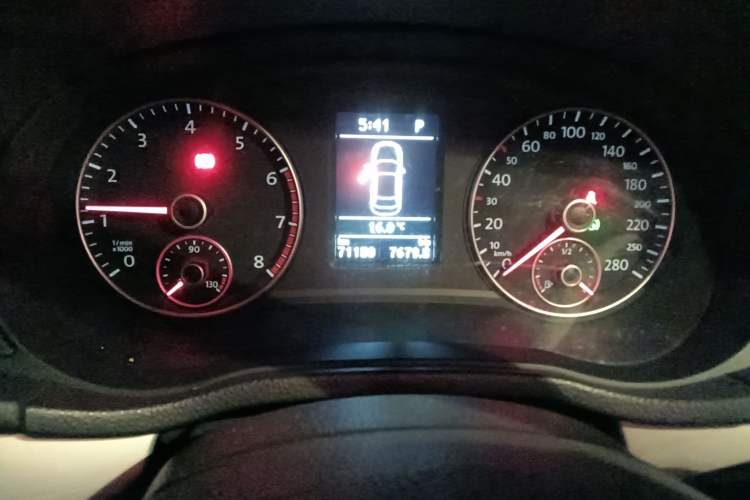 Used Volkswagen Passat 2015 1.8TSI DSG Prestige Edition Instrument Cluster