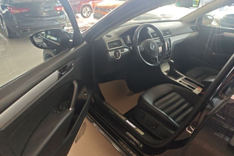 Used Volkswagen Passat 2015 1.8TSI DSG Prestige Edition Interior 3