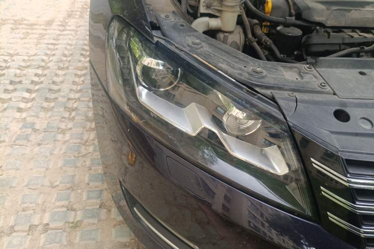 Used Volkswagen Passat 2015 1.8TSI DSG Prestige Edition Right Front Headlight