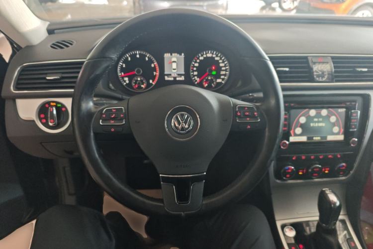 Used Volkswagen Passat 2015 1.8TSI DSG Prestige Edition Steering Wheel