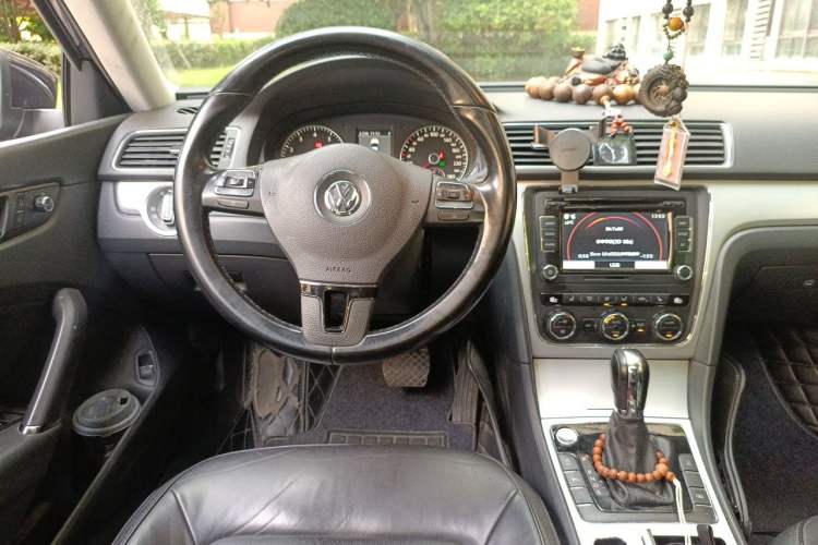 Used Volkswagen Passat 2015 1.8TSI DSG Prestige Edition Steering Wheel