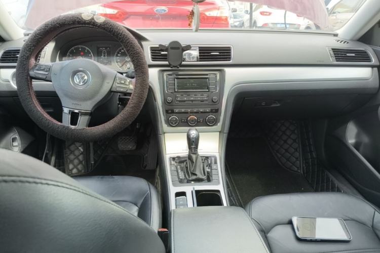 Used Volkswagen Passat 2015 1.8TSI DSG Prestige Edition Center Console