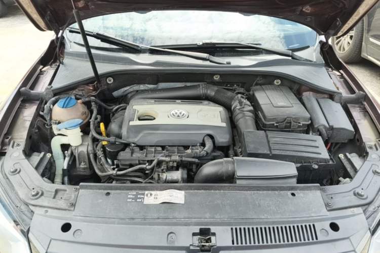 Used Volkswagen Passat 2015 1.8TSI DSG Prestige Edition Engine Bay