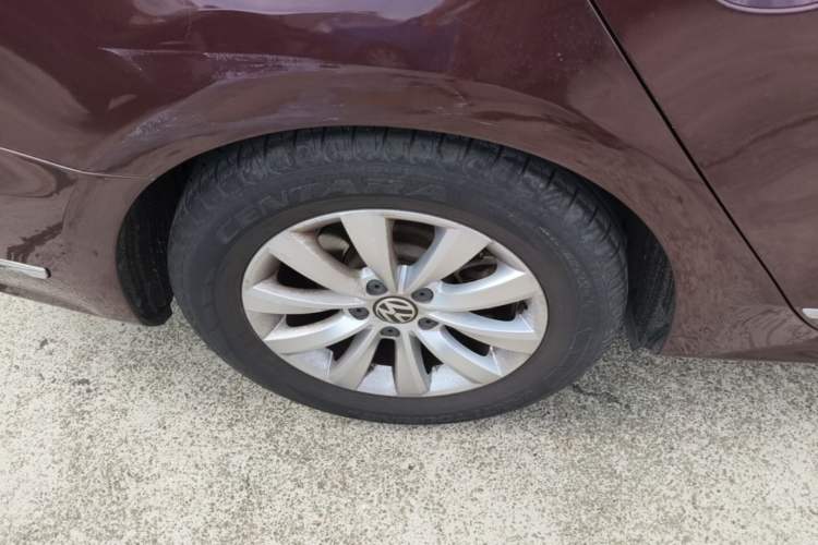 Used Volkswagen Passat 2015 1.8TSI DSG Prestige Edition Right Rear Wheel Hub