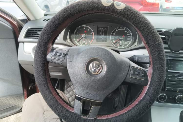 Used Volkswagen Passat 2015 1.8TSI DSG Prestige Edition Steering Wheel