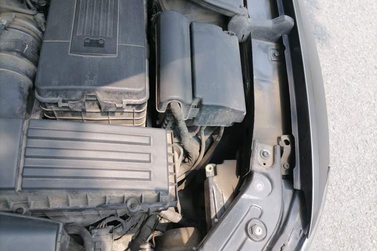 Used Volkswagen Passat 2015 1.8TSI DSG Prestige Edition Engine Bay Left