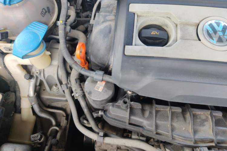 Used Volkswagen Passat 2015 1.8TSI DSG Prestige Edition Engine Bay Right