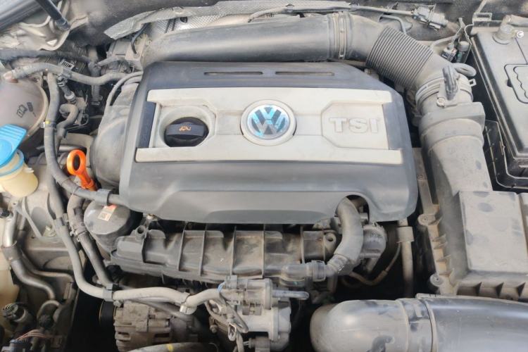 Used Volkswagen Passat 2015 1.8TSI DSG Prestige Edition Engine Bay