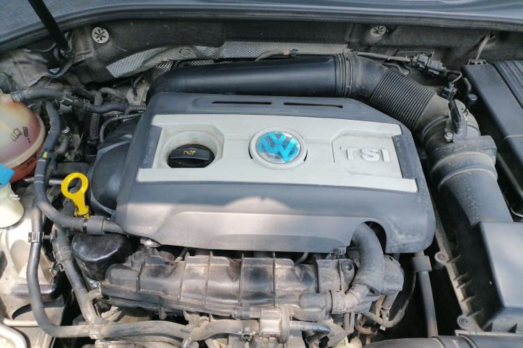 Used Volkswagen Passat 2015 1.8TSI DSG Prestige Edition Engine Bay