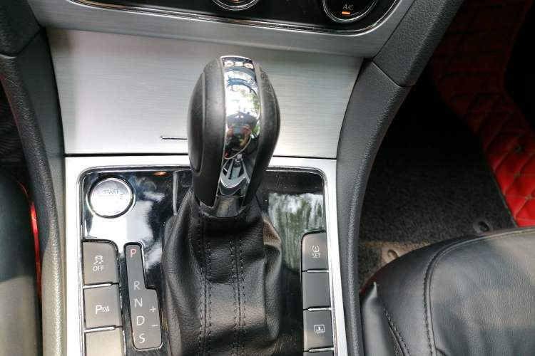 Used Volkswagen Passat 2015 1.8TSI DSG Prestige Edition Gear Lever
