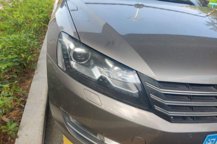 Used Volkswagen Passat 2015 1.8TSI DSG Prestige Edition Right Front Headlight