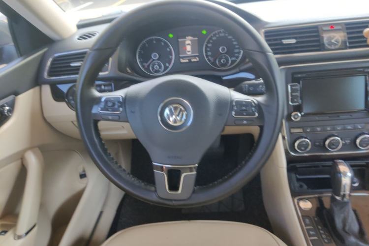 Used Volkswagen Passat 2015 1.8TSI DSG Prestige Edition Steering Wheel