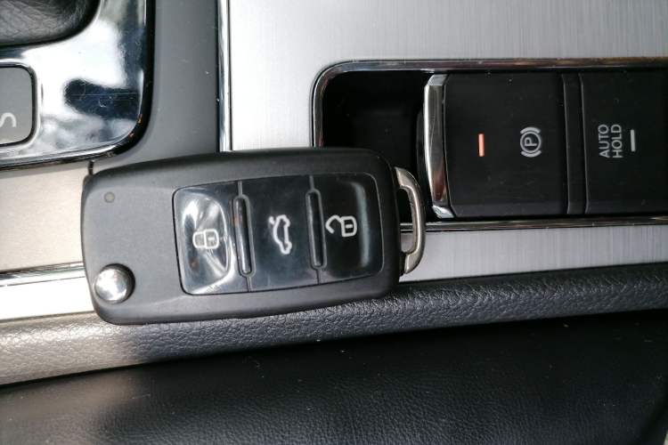Used Volkswagen Passat 2015 1.8TSI DSG Prestige Edition Vehicle Key